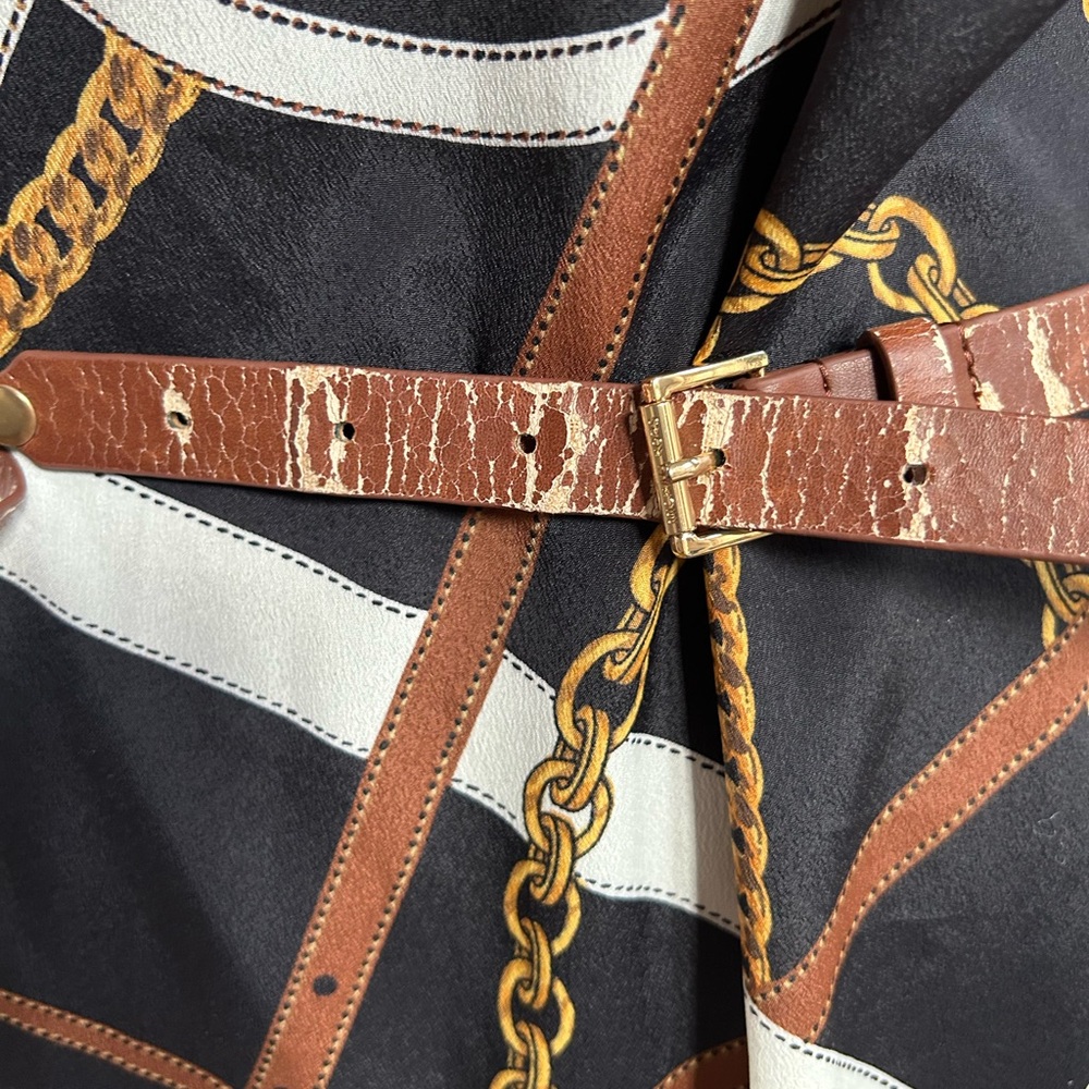Chic Chain Print Dress - Picture 9 of 10